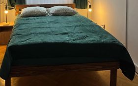 Tom Private Room